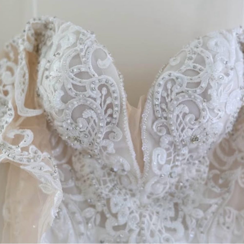 Exquisite White Embellished Wedding Dress